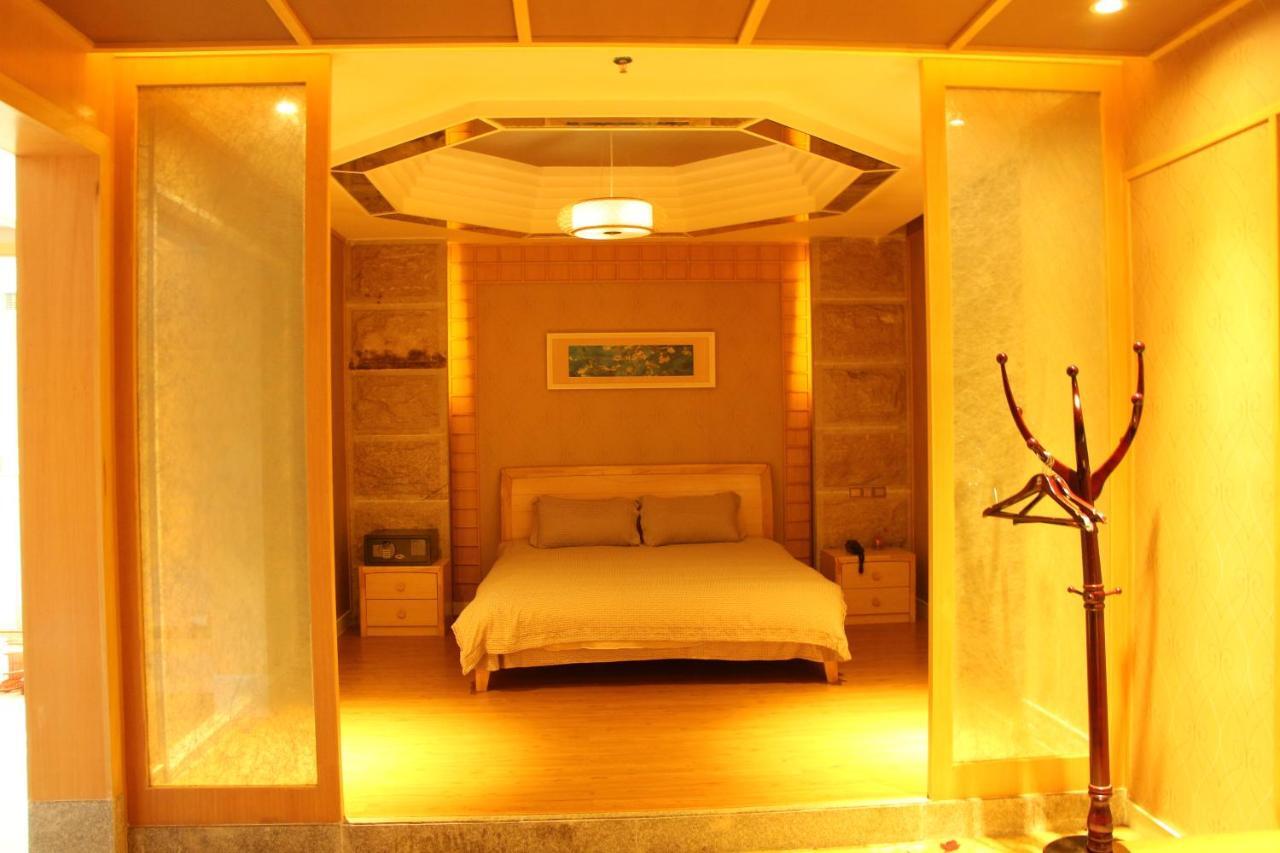 Zhuhai Rongfeng Hotel ภายนอก รูปภาพ